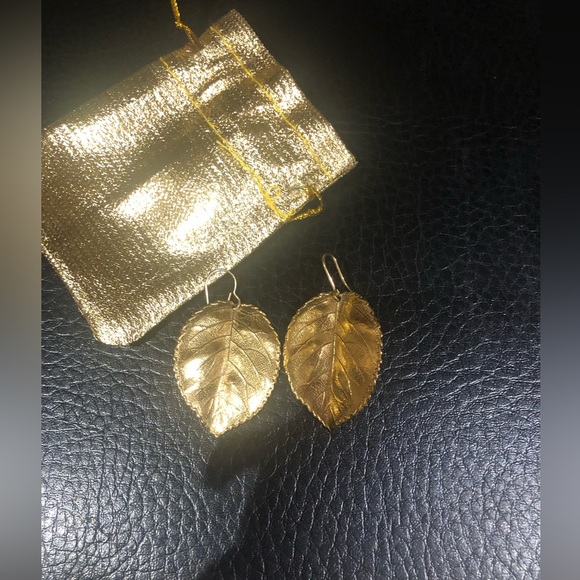 Brilliant Gold leaf ear wire earrings & gift bag - Picture 1 of 4